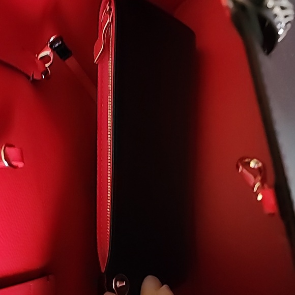 New Christian Louboutin Cabata Love Tote with Pouch and Dust Bag  11.5x19x5.5 - Picture 6 of 7